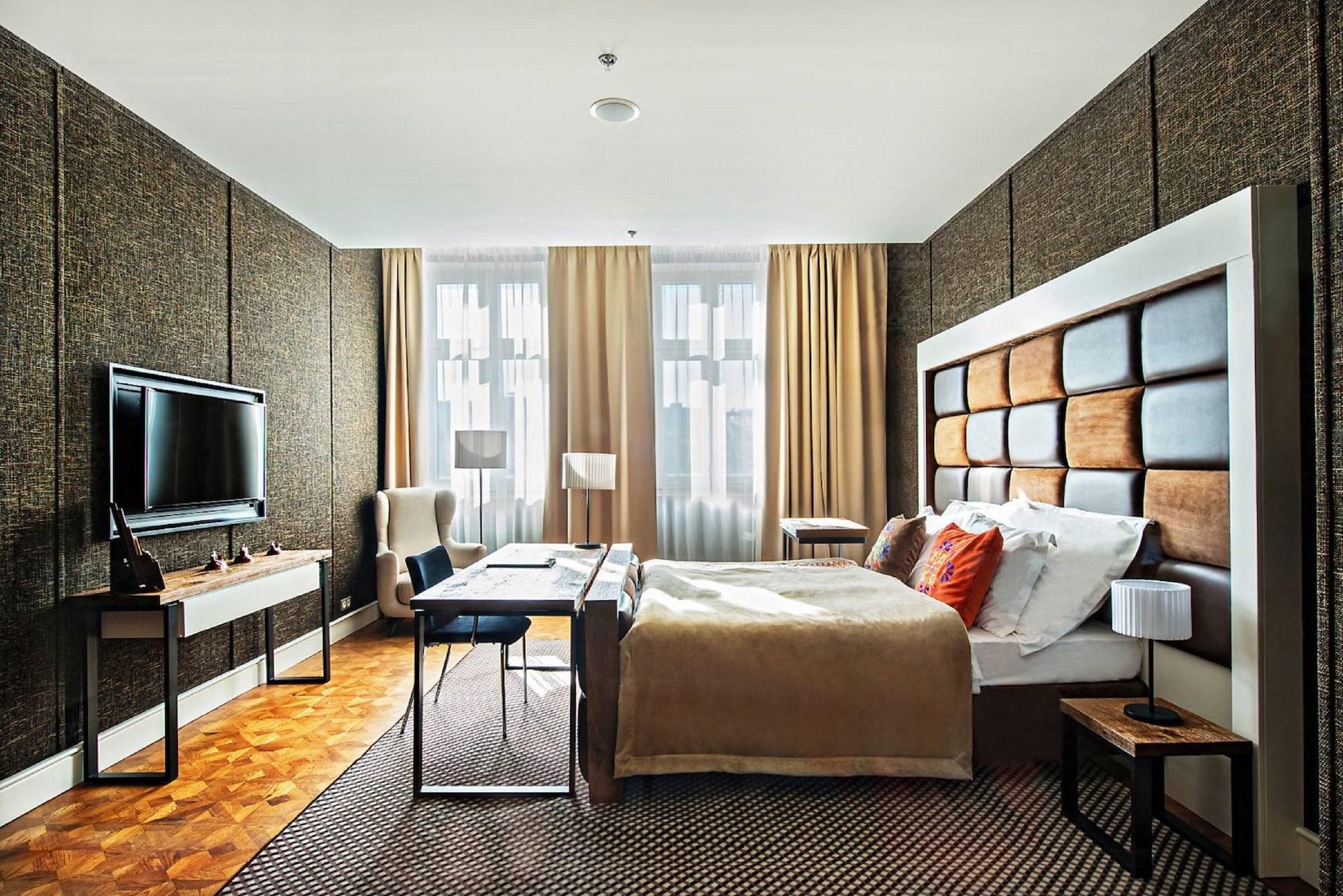 Hotel Bristol Tradition And Luxury Rzeszów Kültér fotó A room at the hotel