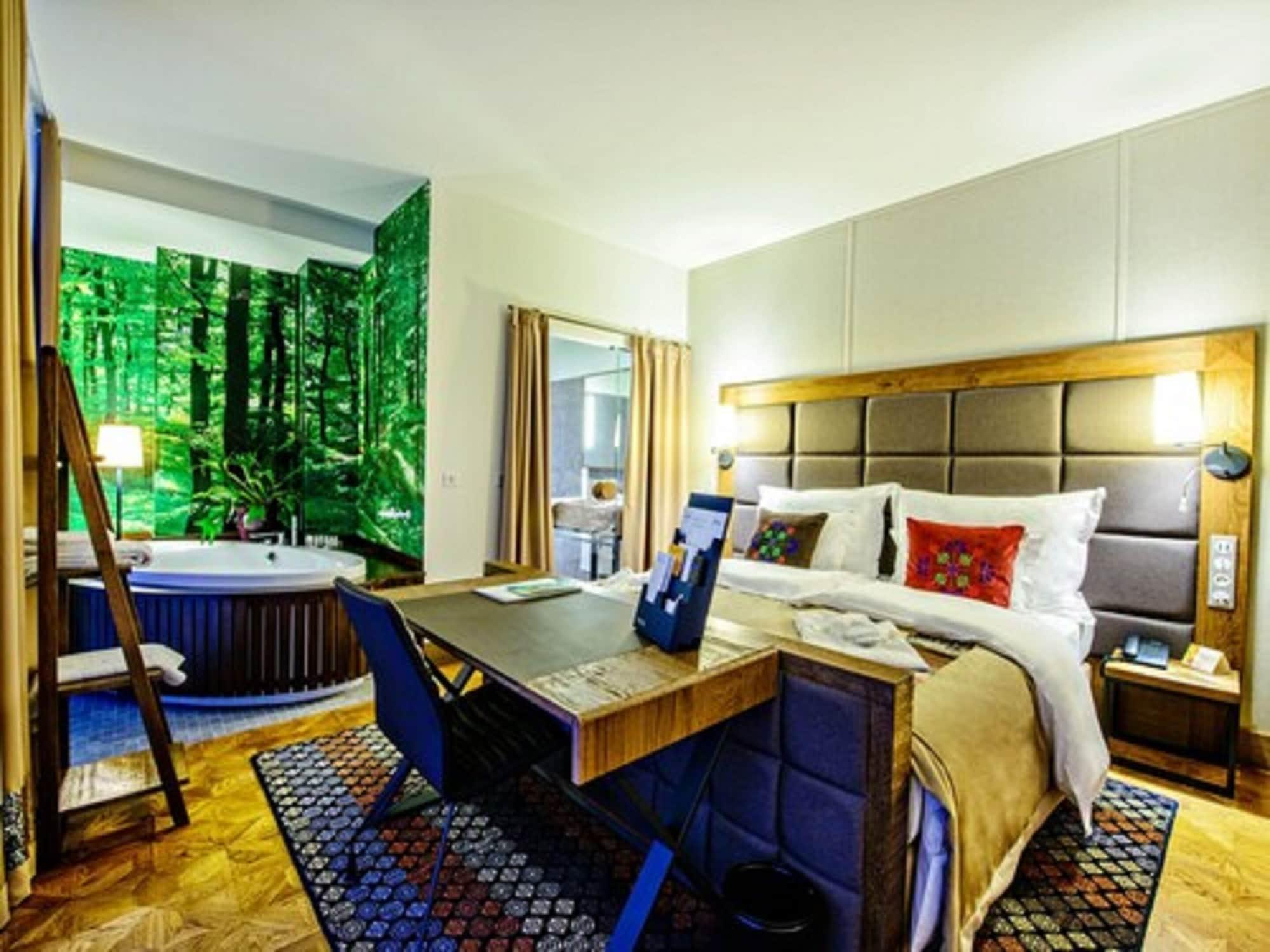 Hotel Bristol Tradition And Luxury Rzeszów Kültér fotó Deluxe Room