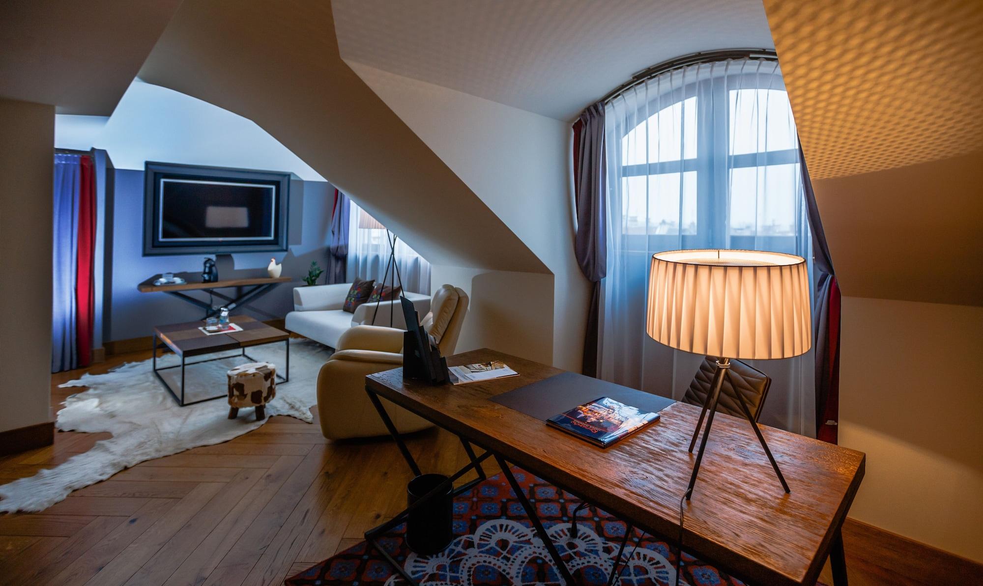 Hotel Bristol Tradition And Luxury Rzeszów Kültér fotó Suite