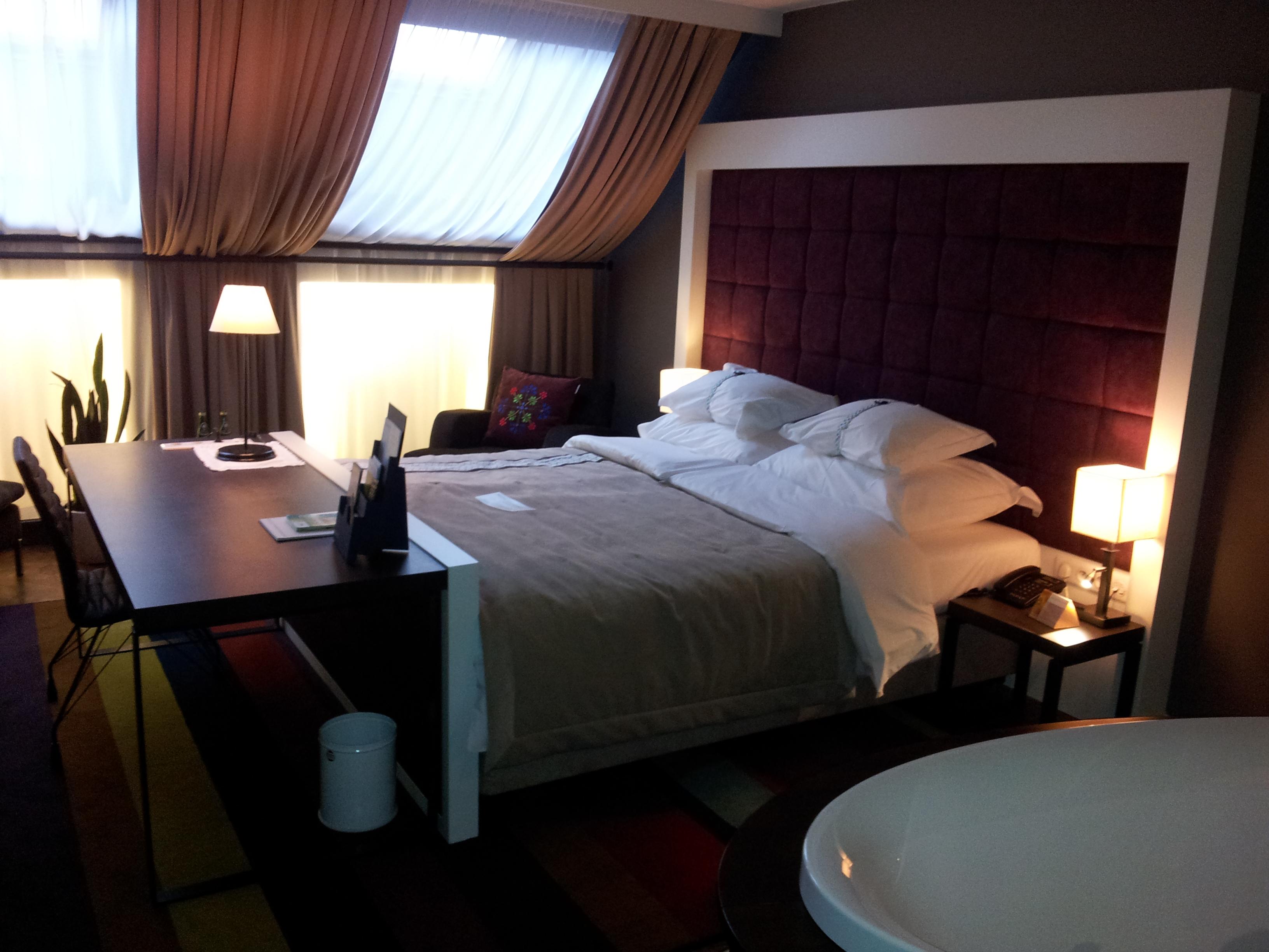 Hotel Bristol Tradition And Luxury Rzeszów Kültér fotó A room at the hotel