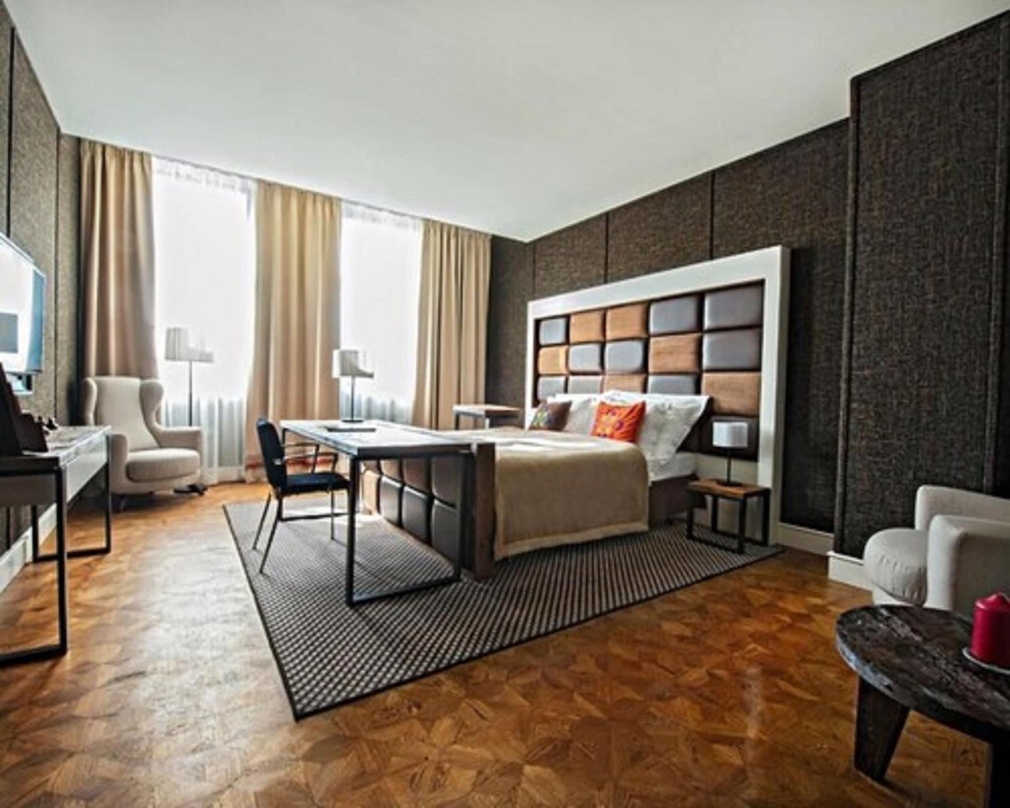 Hotel Bristol Tradition And Luxury Rzeszów Kültér fotó A room at the Mandarin Oriental, Munich