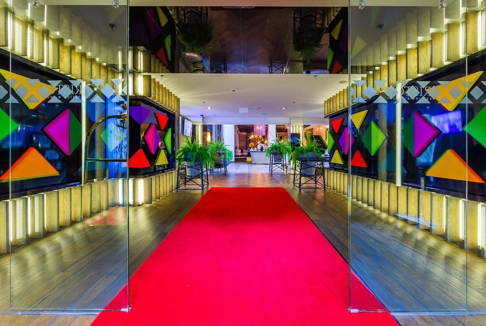 Hotel Bristol Tradition And Luxury Rzeszów Kültér fotó The lobby of the hotel