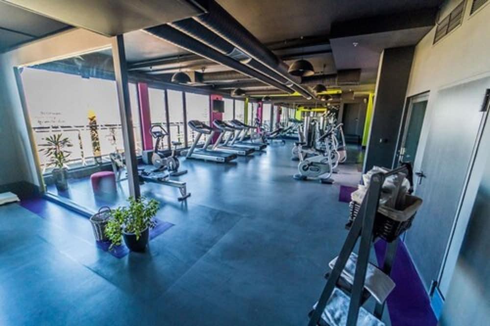 Hotel Bristol Tradition And Luxury Rzeszów Kültér fotó The gym at the University of Roehampton