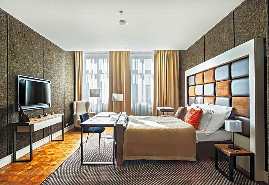 Hotel Bristol Tradition And Luxury Rzeszów Kültér fotó Deluxe room