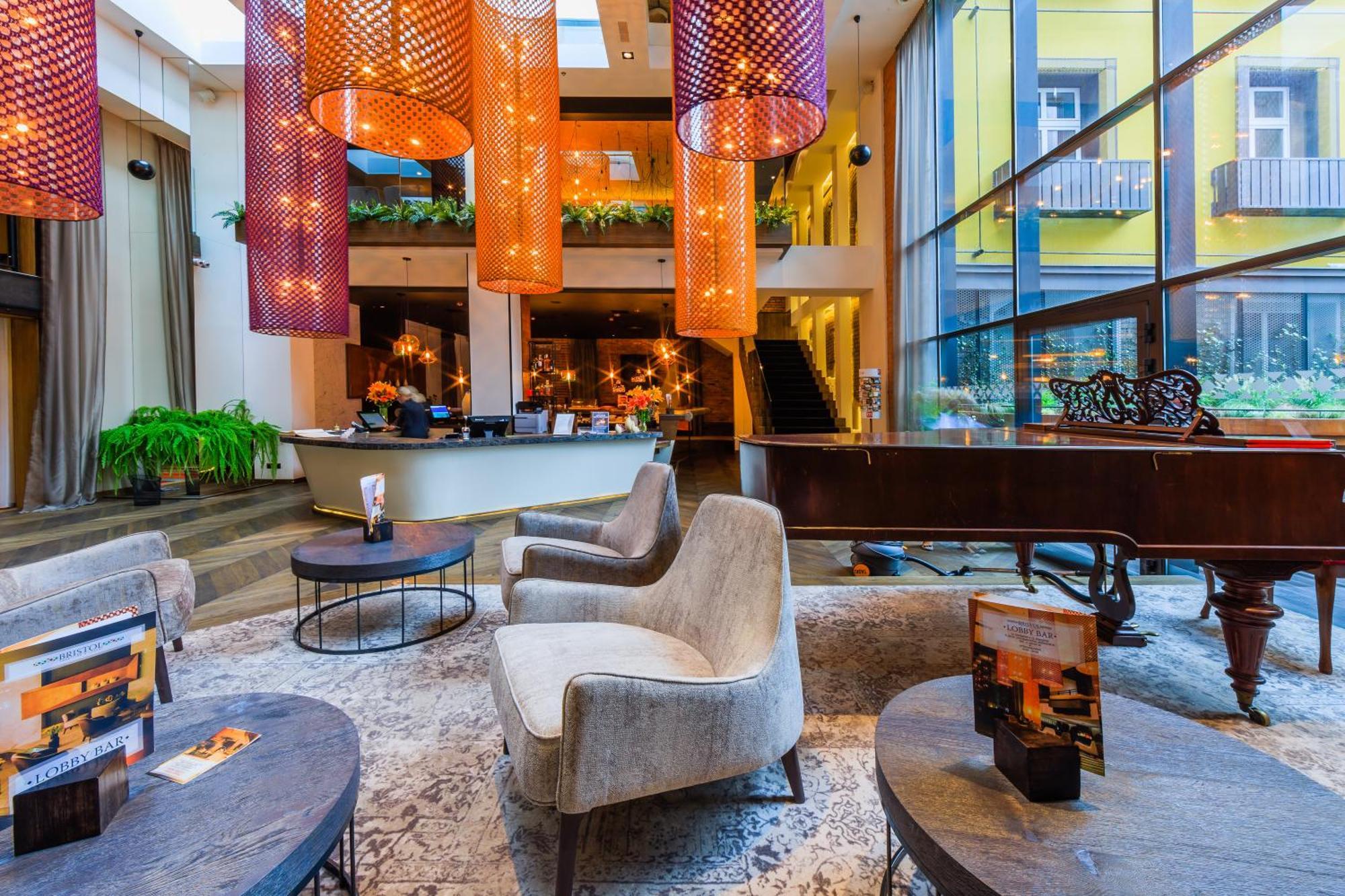 Hotel Bristol Tradition And Luxury Rzeszów Kültér fotó Lobby