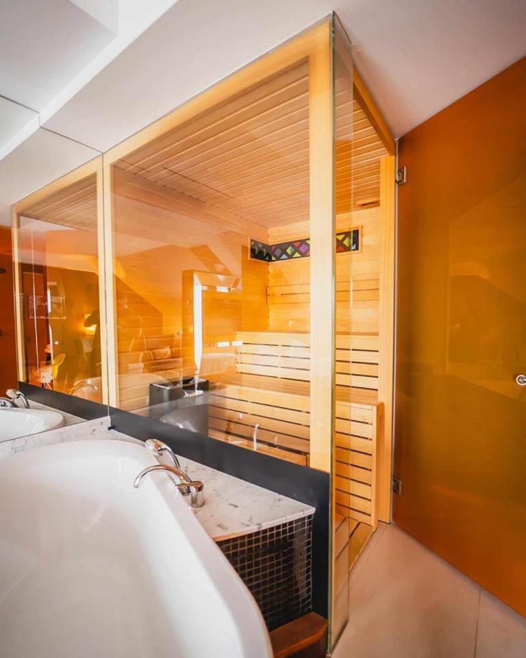 Hotel Bristol Tradition And Luxury Rzeszów Kültér fotó A Finnish sauna