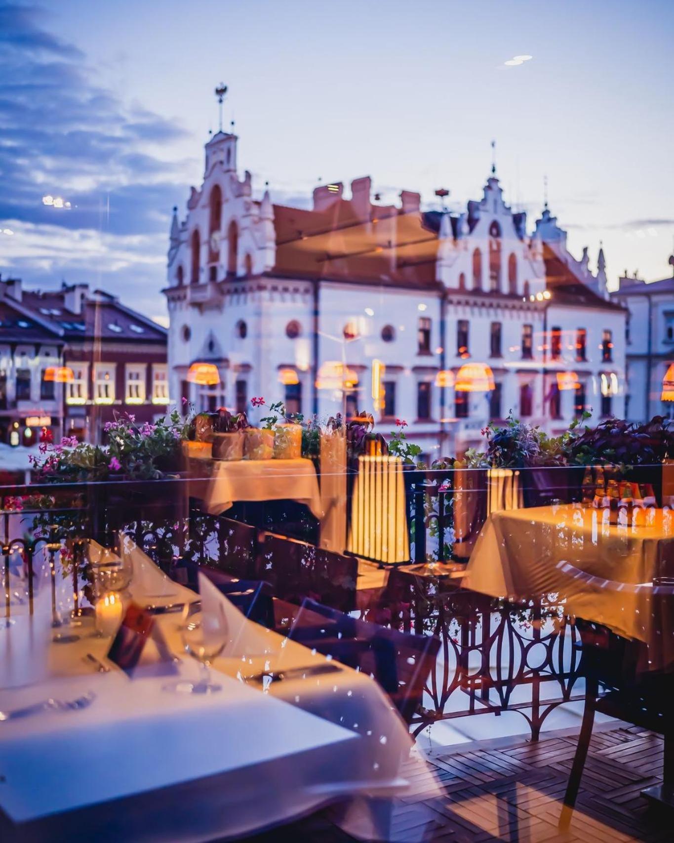Hotel Bristol Tradition And Luxury Rzeszów Kültér fotó The Old Town of Poznań